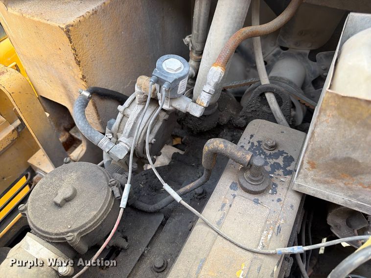 image for item FK3789 Caterpillar T40C forklift
