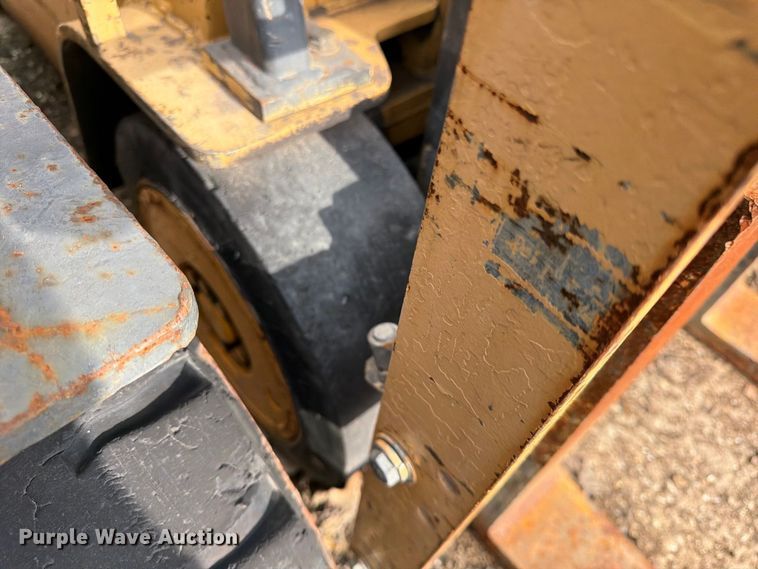 image for item FK3789 Caterpillar T40C forklift