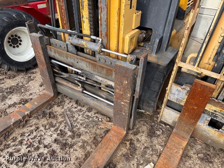 image for item FK3790 Caterpillar T80D forklift