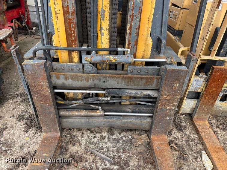 image for item FK3790 Caterpillar T80D forklift
