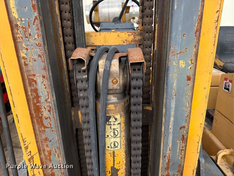 image for item FK3790 Caterpillar T80D forklift