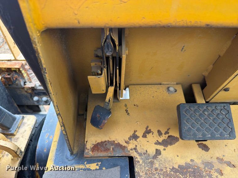 image for item FK3790 Caterpillar T80D forklift