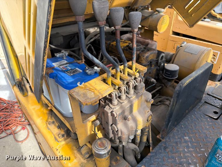 image for item FK3790 Caterpillar T80D forklift