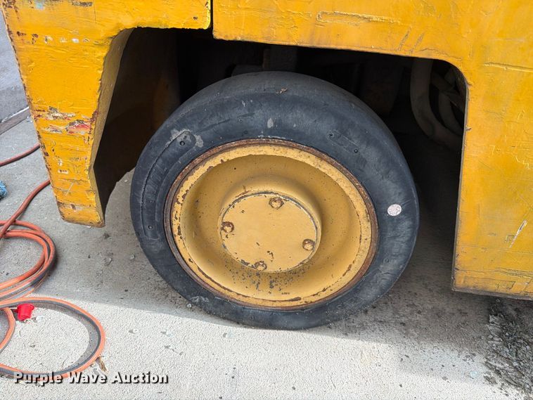 image for item FK3790 Caterpillar T80D forklift