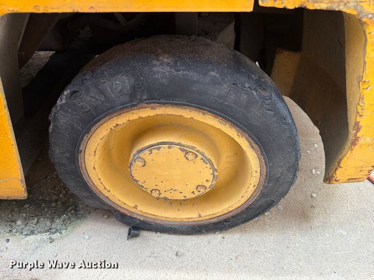 image for item FK3790 Caterpillar T80D forklift
