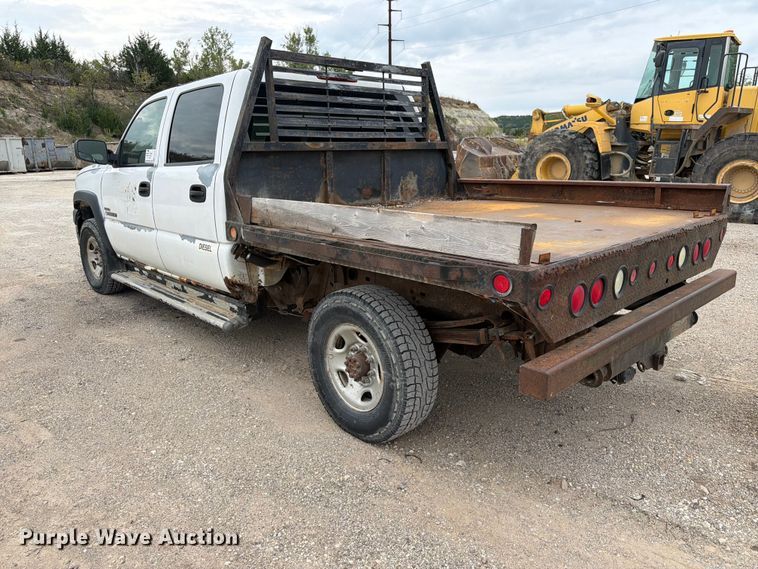 image for item FK3794 2006 Chevrolet Silverado 2500HD Crew Cab flatbed pickup truck