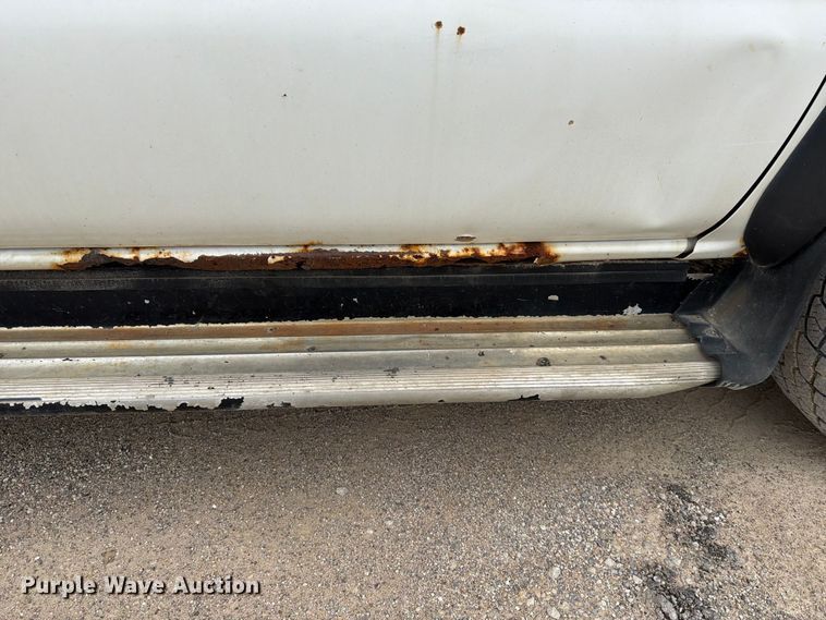 image for item FK3794 2006 Chevrolet Silverado 2500HD Crew Cab flatbed pickup truck