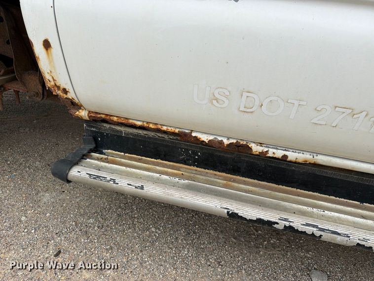 image for item FK3794 2006 Chevrolet Silverado 2500HD Crew Cab flatbed pickup truck