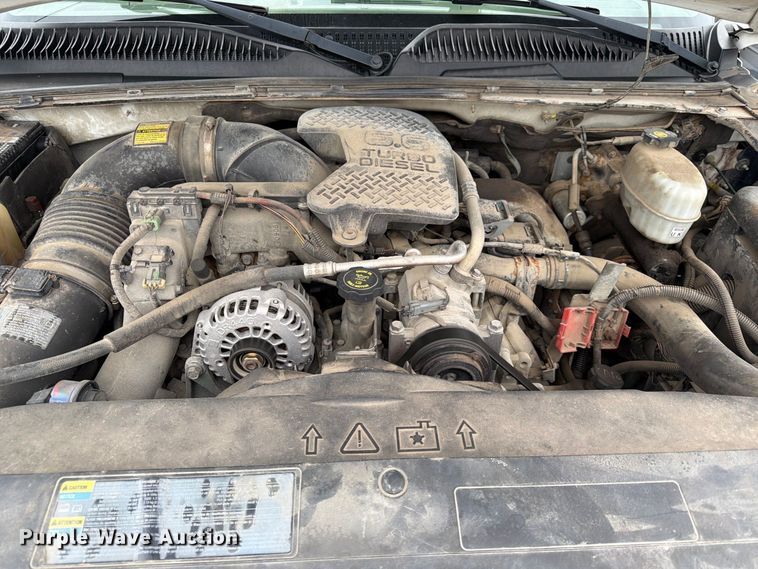 image for item FK3794 2006 Chevrolet Silverado 2500HD Crew Cab flatbed pickup truck