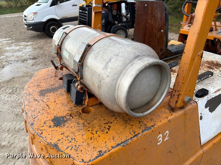 image for item FK3797 1997 Toyota 02-FG40 forklift