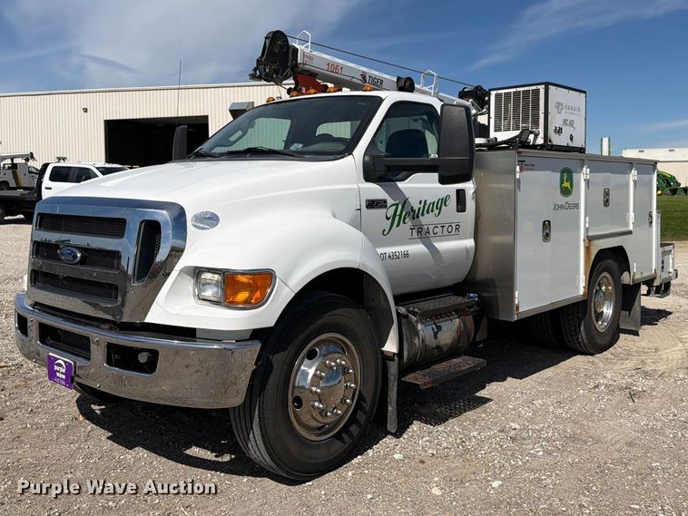 2015 Ford F750 Super Duty XL utility / service truck