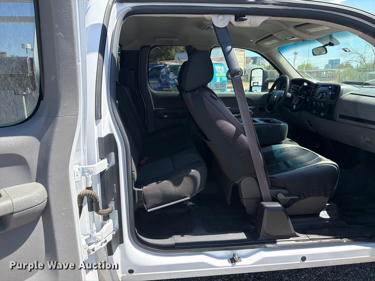 image for item FK4576 2012 Chevrolet Silverado 2500HD Ext. Cab utility bed pickup truck
