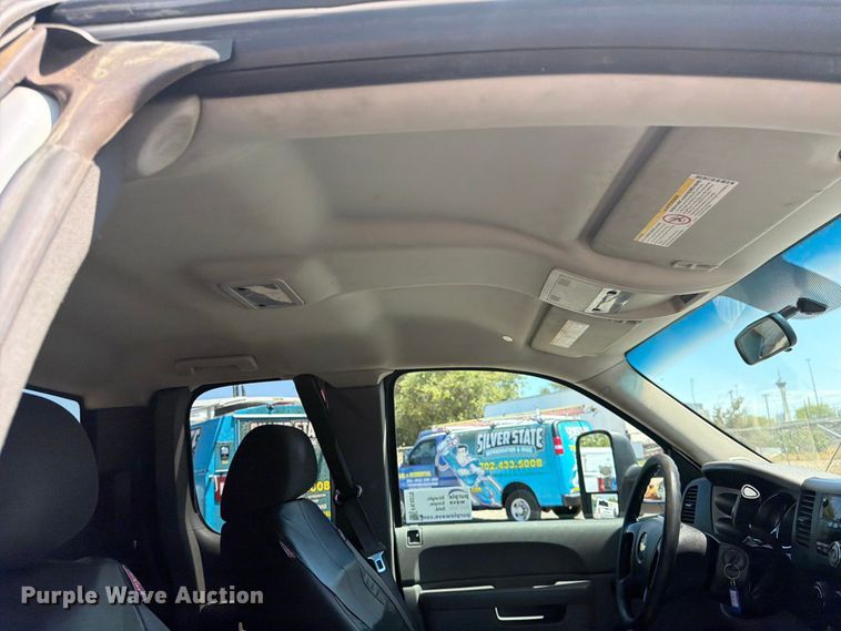 image for item FK4576 2012 Chevrolet Silverado 2500HD Ext. Cab utility bed pickup truck