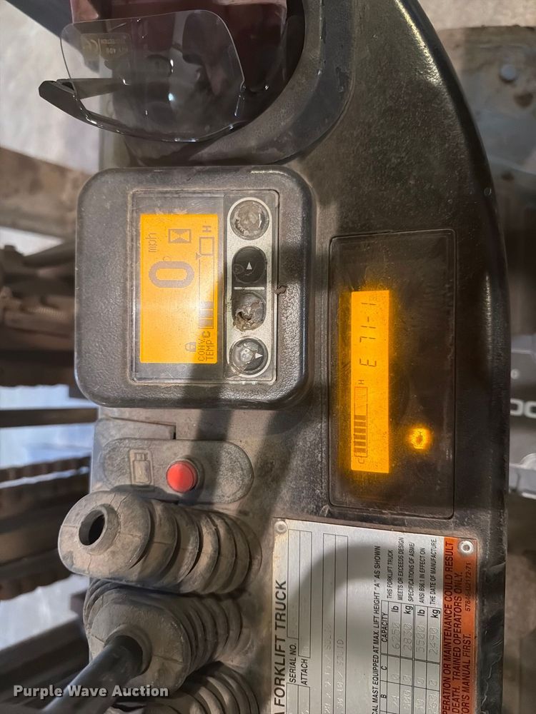 image for item FK4621 Toyota 8FGU32 forklift