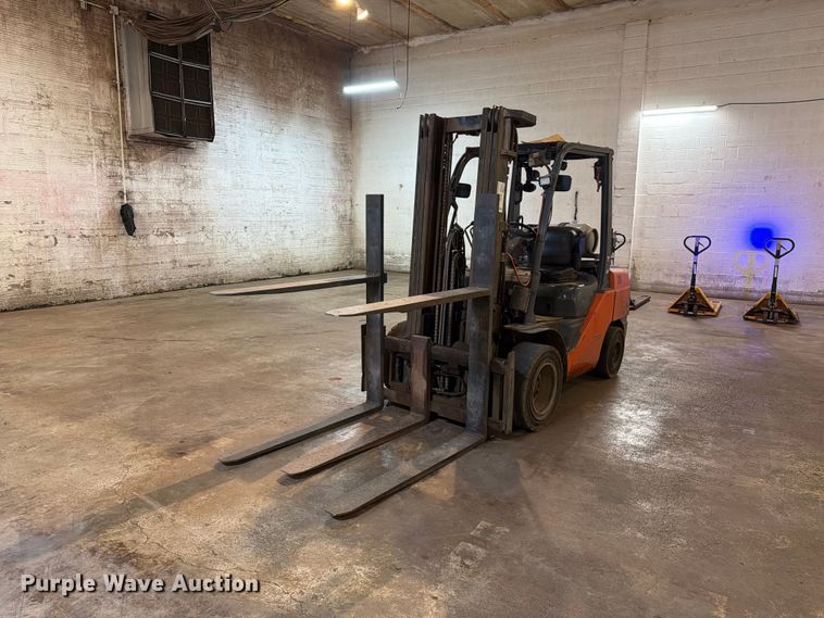 Toyota 8FGU32 forklift