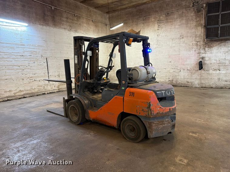 image for item FK4622 Toyota 8FGU32 forklift