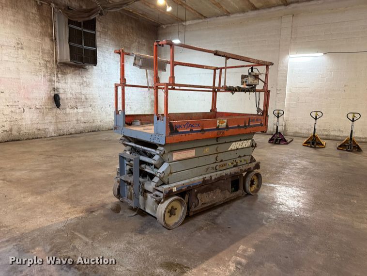 image for item FK4623 Skyjack SJ4626 scissor lift