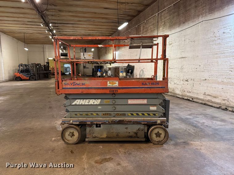 image for item FK4623 Skyjack SJ4626 scissor lift