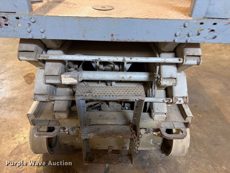image for item FK4623 Skyjack SJ4626 scissor lift