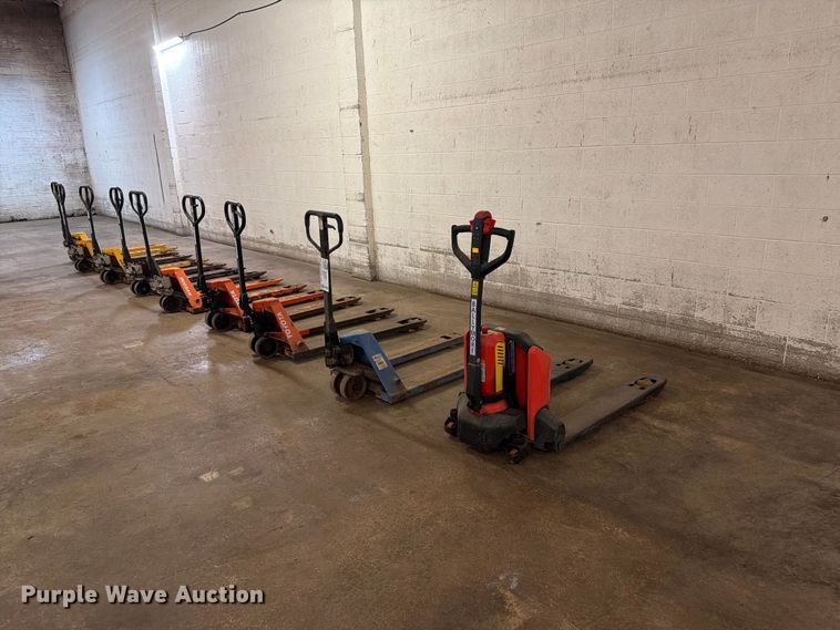 image for item FK4624 (8) pallet jacks