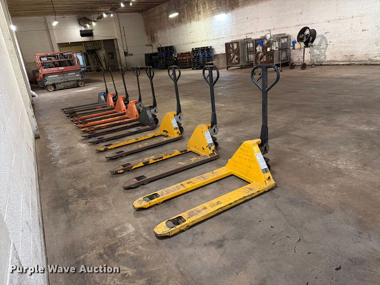 image for item FK4624 (8) pallet jacks