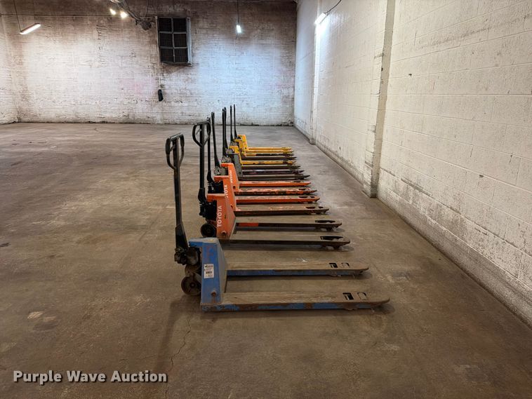 image for item FK4624 (8) pallet jacks