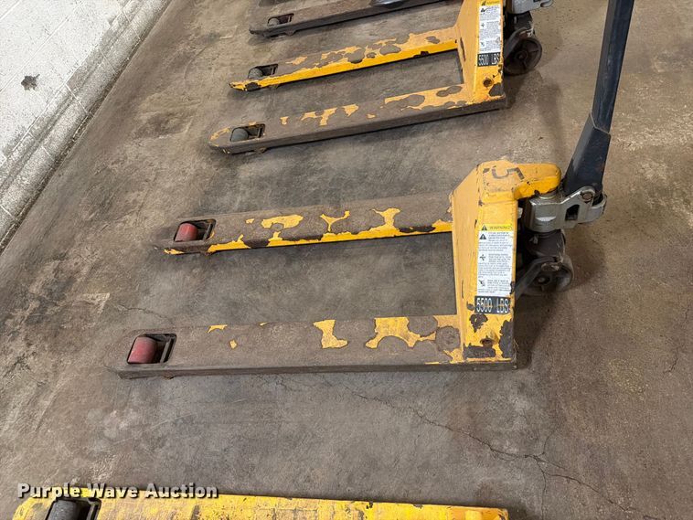 image for item FK4624 (8) pallet jacks