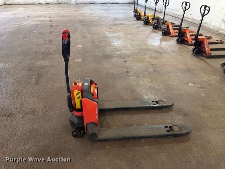 image for item FK4624 (8) pallet jacks