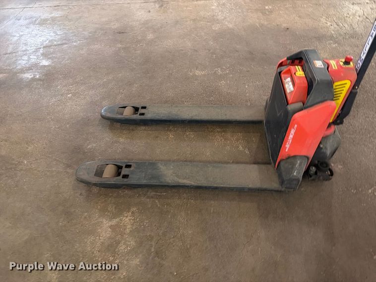 image for item FK4624 (8) pallet jacks