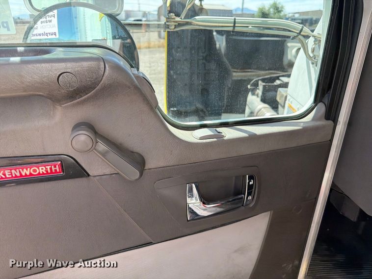 image for item FK4634 2010 Kenworth T370 box truck