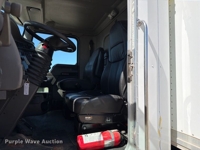 image for item FK4634 2010 Kenworth T370 box truck