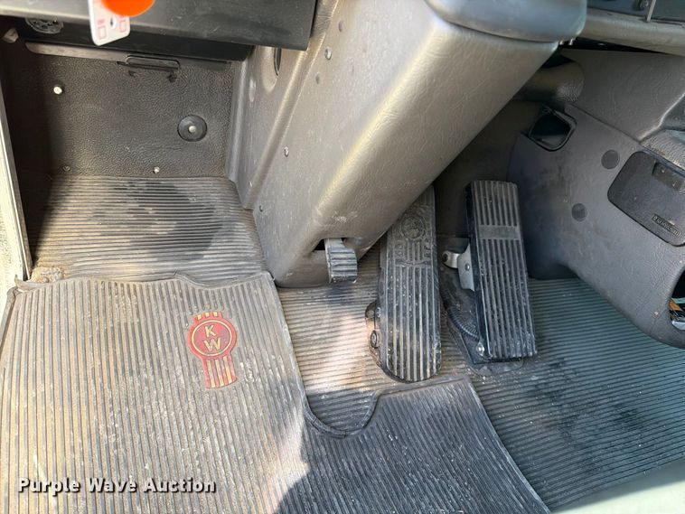 image for item FK4634 2010 Kenworth T370 box truck