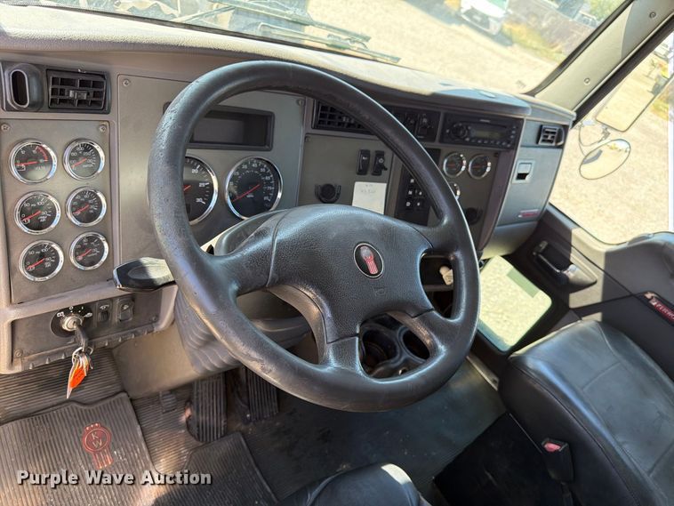 image for item FK4634 2010 Kenworth T370 box truck
