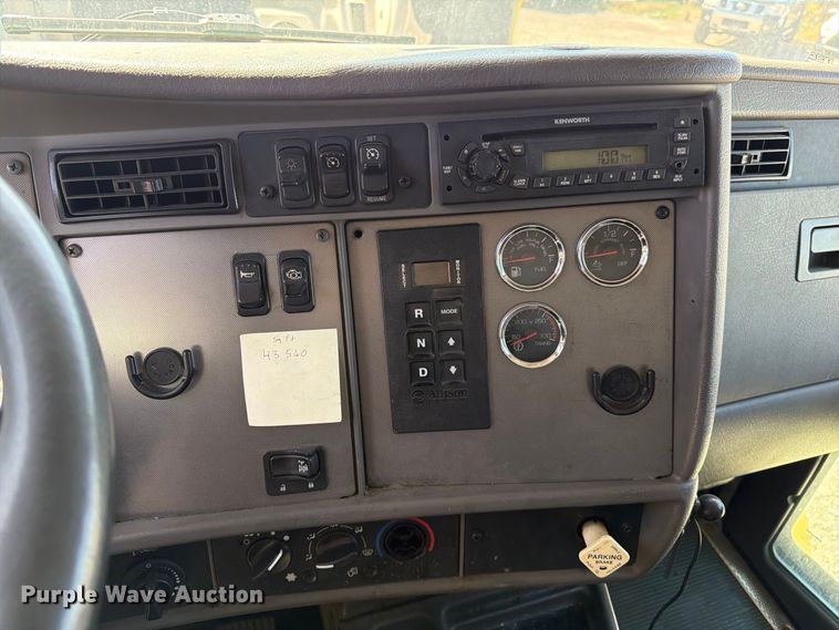 image for item FK4634 2010 Kenworth T370 box truck