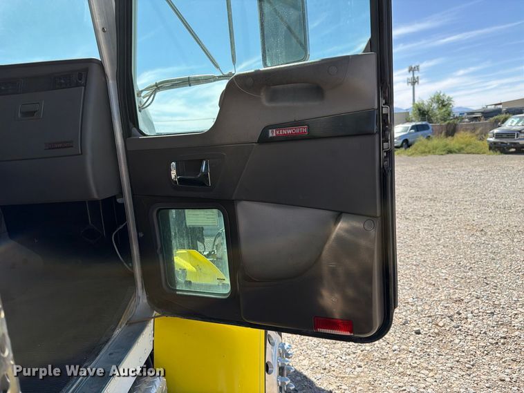 image for item FK4634 2010 Kenworth T370 box truck