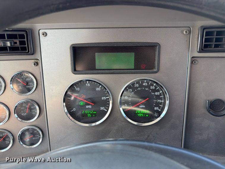 image for item FK4634 2010 Kenworth T370 box truck