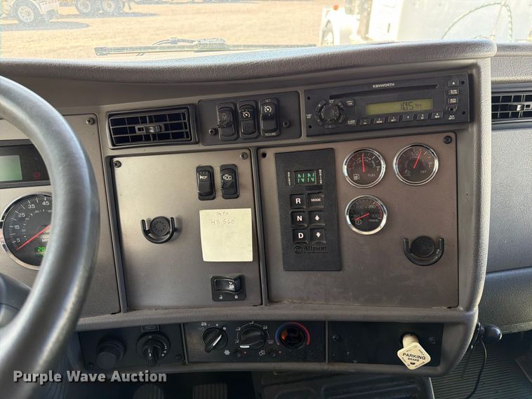 image for item FK4634 2010 Kenworth T370 box truck