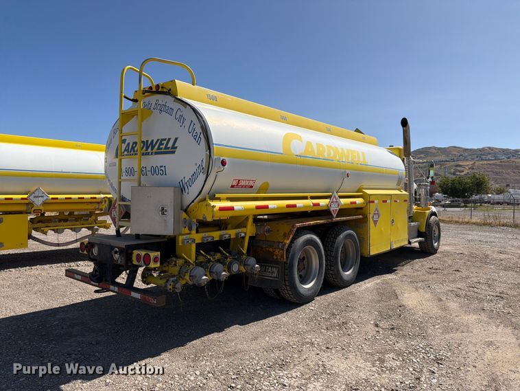 image for item FK4635 2009 Kenworth T8 Series fuel truck