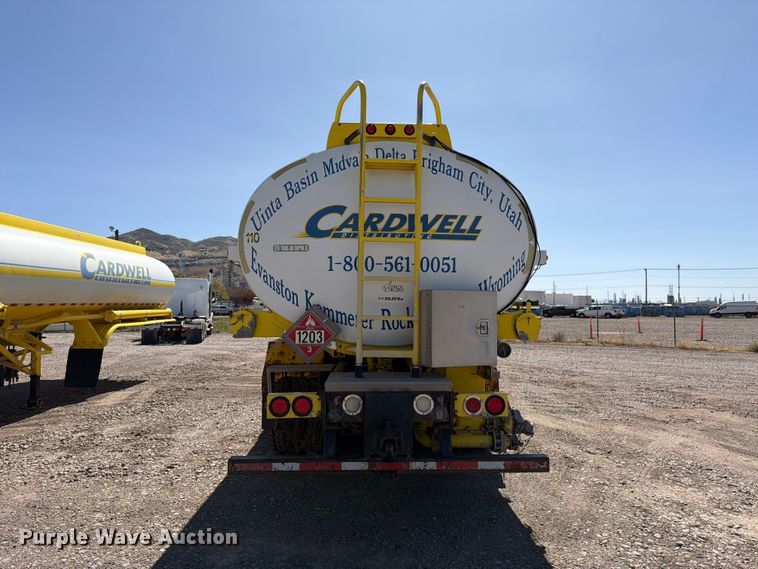 image for item FK4635 2009 Kenworth T8 Series fuel truck