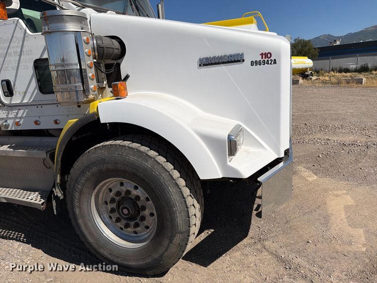 image for item FK4635 2009 Kenworth T8 Series fuel truck