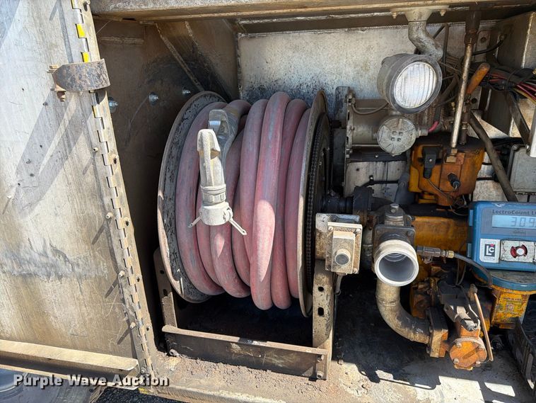image for item FK4635 2009 Kenworth T8 Series fuel truck