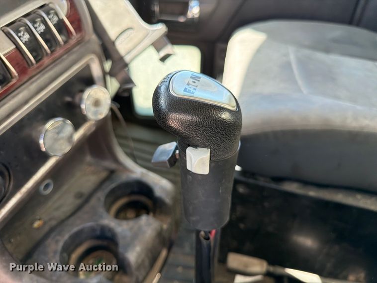 image for item FK4635 2009 Kenworth T8 Series fuel truck
