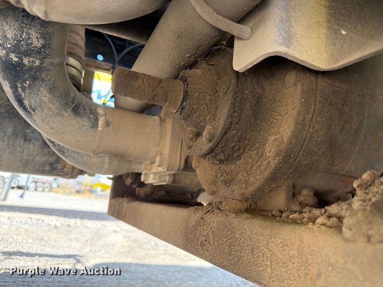 image for item FK4635 2009 Kenworth T8 Series fuel truck