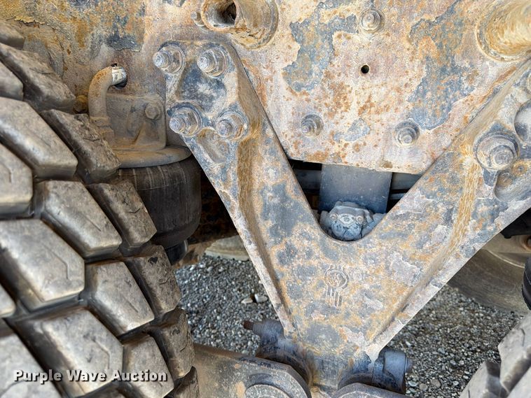 image for item FK4635 2009 Kenworth T8 Series fuel truck