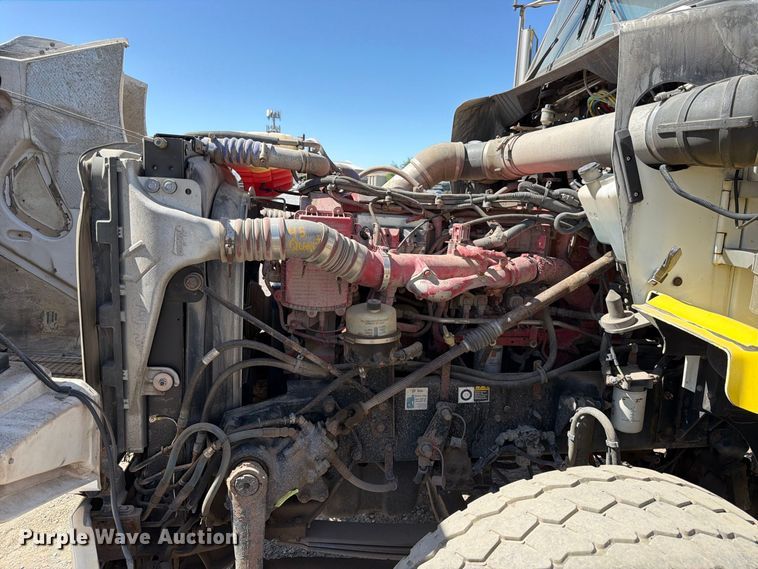 image for item FK4635 2009 Kenworth T8 Series fuel truck