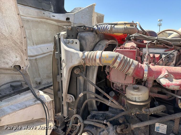 image for item FK4635 2009 Kenworth T8 Series fuel truck