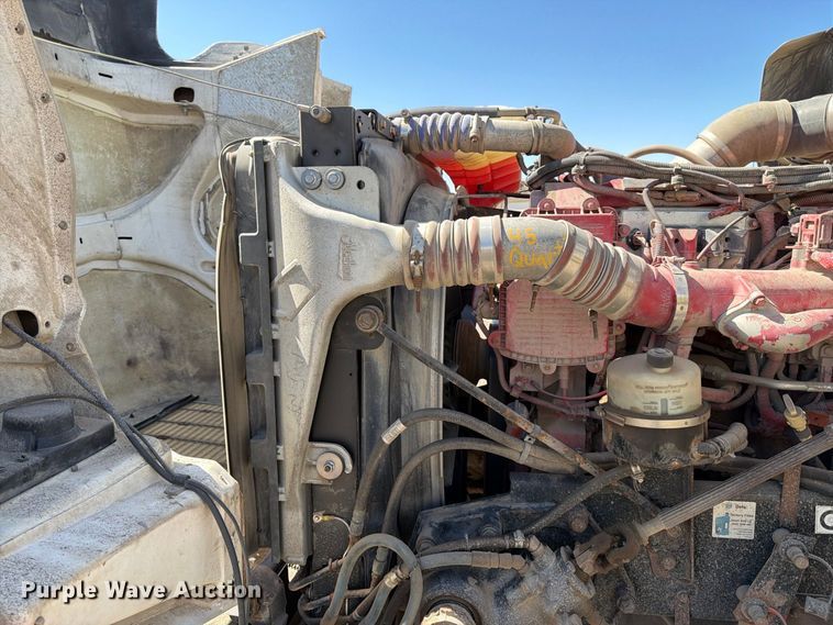 image for item FK4635 2009 Kenworth T8 Series fuel truck