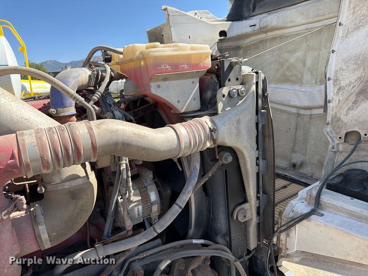 image for item FK4635 2009 Kenworth T8 Series fuel truck