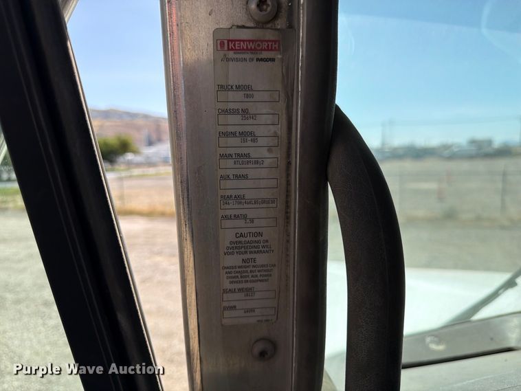 image for item FK4635 2009 Kenworth T8 Series fuel truck