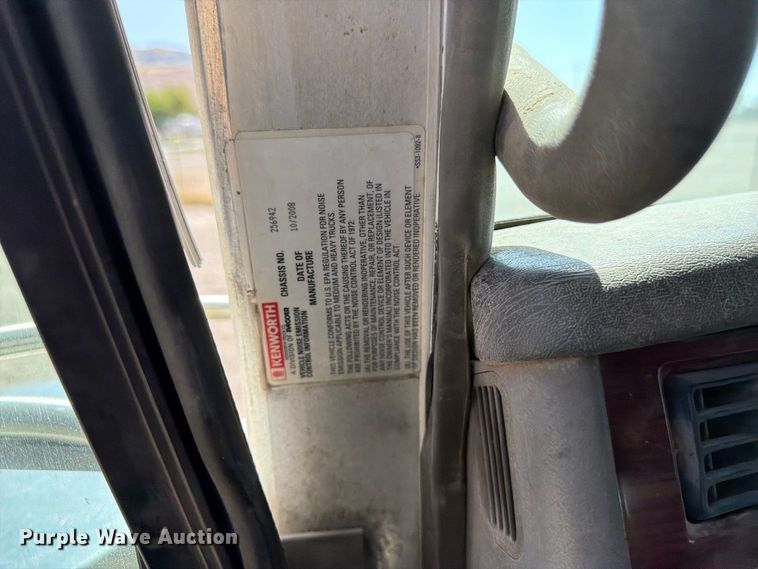 image for item FK4635 2009 Kenworth T8 Series fuel truck